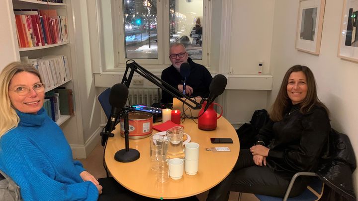 Catrine Hedlund, Björn Fridlund och Fatima Messili. Medverkar i podden gör också Martin Malmberg.