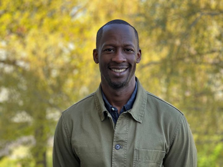 Dennis Samuelsson Serwadda blir ny rektor på Björkhagens skola. Foto: Privat