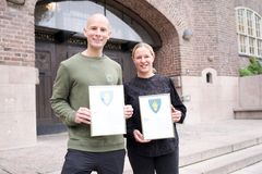 Ann-Sofi Pettersson på Östra Real får utmärkelsen Årets rektor på gymnasiet. På Östra Reals gymnasium finns också Patrik Mårdh som fått priset Årets lärare på gymnasiet. Foto: Pelle Mårtenson