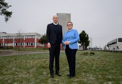 Simon Åström, Karin Wanngård