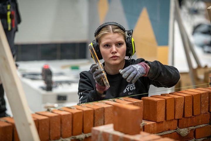Murare Elin Johansson under Yrkes-SM 2024 i Karlstad. Foto: WorldSkills Sweden