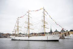 Fullriggaren af Chapman med Skeppsbron i bakgrunden.