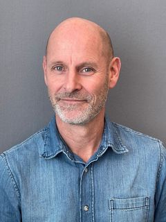 Från elev till rektor. Erik Wännström är ny rektor på Abrahamsbergsskolan. Han har också varit elev, lärare och biträdande rektor på samma skola. Foto: Privat