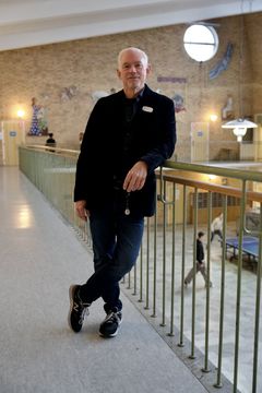 Jan Aronson på Södra Ängby skola får utmärkelsen Årets rektor på grundskolan när utbildningsförvaltningen delar ut priser i Stockholms stadshus i november. Foto: Pelle Mårtenson