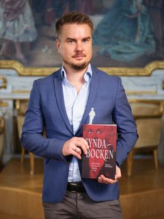 Syndabocken, skriven av debutanten Tomas Eriksson, är nominerad till årets fackbok. Omslaget är formgivet av Beatrice Bohman. Foto: Andreas Sundbom, AXL media