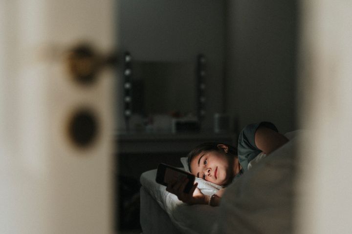 Fler samtal om ätstörningar till Bris under jullovet. Barnet i bilden har ingen koppling till textens innehåll.