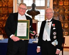 Sven Jinert och Hans Majestät Konungen Carl XVI Gustaf.