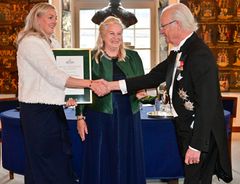 Matilda Milton, Carina Milton och Hans Majestät Konungen Carl XVI Gustaf.