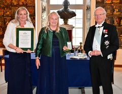 Matilda Milton, Carina Milton och Hans Majestät Konungen Carl XVI Gustaf.