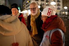 Ljusmanifestationer för fred sker runt om i hela landet under advent.