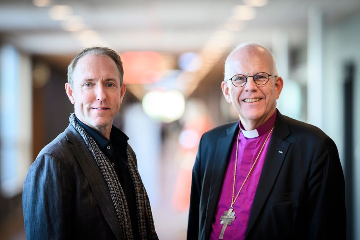 När den världsberömda fotografen Mattias Klum tar sig an Ärkebiskopens fastebok öppnas nya perspektiv – och ett delvis nytt format. Foto: Magnus Aronson.