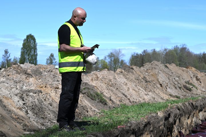 Varje stupad får en egen gravplats. En ceremoni hålls vid varje enskild gravsättning.