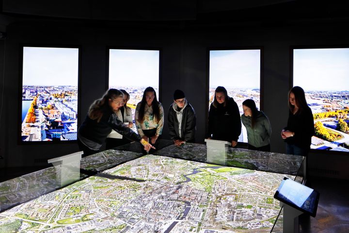 På Visualiseringscenter C finns det chans att se nya kartbilder över Norrköping.