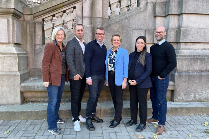 Från vänster: Eva-Britt Sjöberg (KD), Tomas Tekmen (KD), Olle Vikmång (S), Monica Holtstad (L), Maria Sayeler Behnam (S) och Christian Widlund (C).