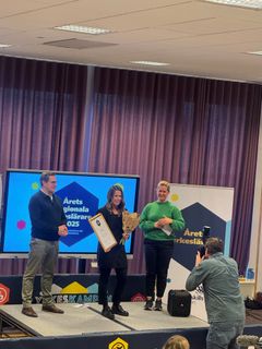 Linda Sköld får ta emot utmärkelsen Årets kvinnliga yrkeslärare 2025.