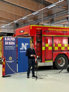 Olle Vikmång (S), kommunstyrelsens ordförande, invigningstalar.