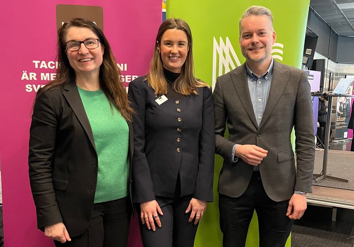 Maria Karlsson, tillväxt- och utvecklingsdirektör, Emma Krantz, regionchef Ung Företagsamhet Östergötland och Jonas Eriksson, utbildningsdirektör.