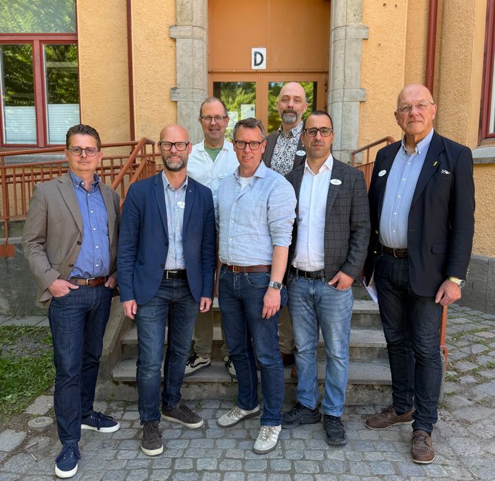 Från vänster: Alex Nejdemo (L), Christian Widlund (C), Robert Nordman (MP), Olle Vikmång (S), Nicklas Lundström (V), Tomas Tekmen (KD) och Christopher Jarnvall (SD).