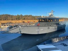 Passagerarbåt för 12 personer med ramp