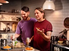 Alex Skarlen och Ola Carlsson, bartenders och grundare till Lucy’s Flower Shop,