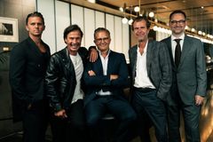 Jakob A. Stordalen, styrelselordförande Pinnacle Brands AS, Petter A. Stordalen, ägare Strawberry Equities, Henrik Åström VD Spendrups, Fredrik Spendrup, styrelseledamot Spendrup Holding, Stein-Erik Helverschou-Treverket, VD Pinnacle Brands AS.