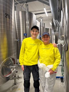 Leon Spendrup och Anna Spendrup i Grythyttans Glöggfabrik