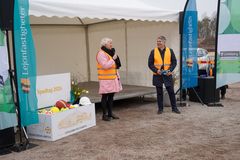 Kristina Edlund (S), kommunstyrelsens ordförande samt Niklas Borg (M), 1:e vice ordförande i kommunstyrelsen