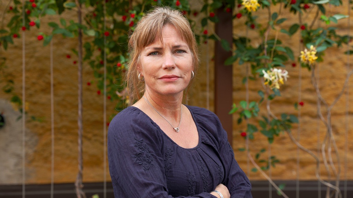 Sara Gustavsson Roxell menar att socialtjänsten behöver tid och förutsättningar att följa upp insatser.