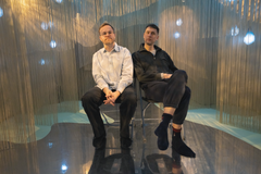 Björn Säfsten och Pär Andersson i scenrummet på Sabbatsbergs sjukhus