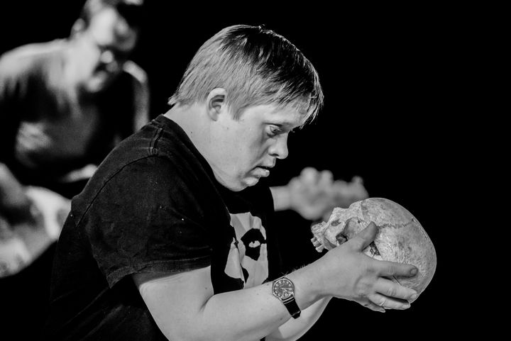 Joakim Fernström i Människokung Hamlet