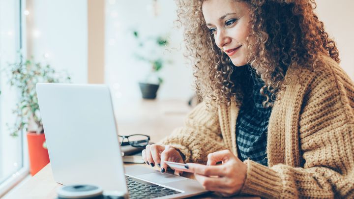 Svensk Handels E-handelsindikator skattar e-handelns omsättning för oktober månad till 13,1 miljarder kronor.