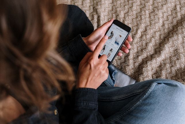 69 % av konsumenterna handlade online under januari.