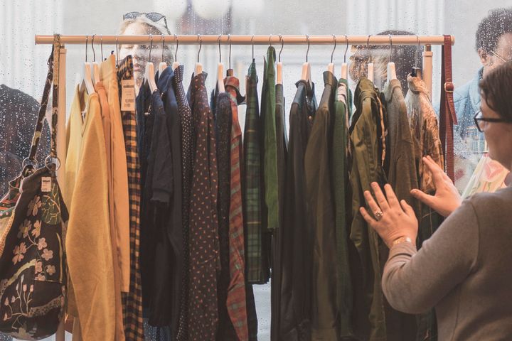 Andelen konsumenter som handlade second hand i januari minskade jämfört med samma månad förra året.