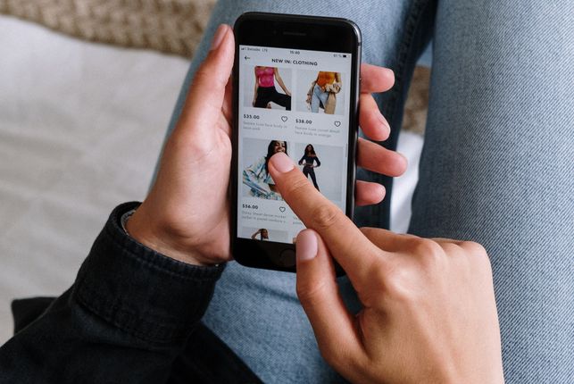 Totalt e-handlade 68 procent av svenskarna i februari, jämfört med 65 procent året innan.