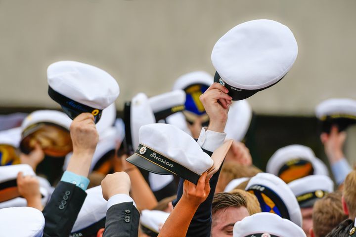 Omkring 87 000 elever tar studenten och drygt var fjärde svensk planerar att vara med och fira.