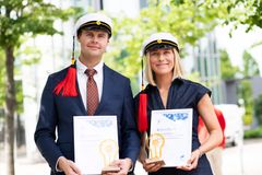 Kalle Folkesson och Matilda Ahlgren tilldelades stipendium på 100 000 kronor för bästa examensarbete. Foto: Dan Bergmark