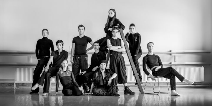 Från vänster: Felicia Andersson, Kentaro Mitsumori, William Dugan, Jérémie Neveu, Anna Cecilia Meyer, Lorenzzo Fernandes, Jade Longley. Främre raden: Elisa Fossati, Julien Keulen och Daniel Norgren-Jensen.