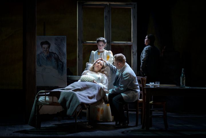 La bohème, Kungliga Operan 2025. Hanna Husáhr, Vivianne Holmberg, Bror Magnus Tødenes och Jeremy Carpenter. Foto: Kungliga Operan / Markus Gårder