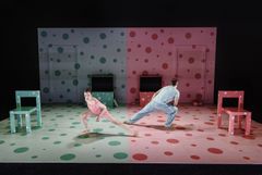 Vem där? Unga Operan 2025. Nathalie Nordquist och Jonatan Davidsson. Foto: Kungliga Operan/Emmalisa Pauly