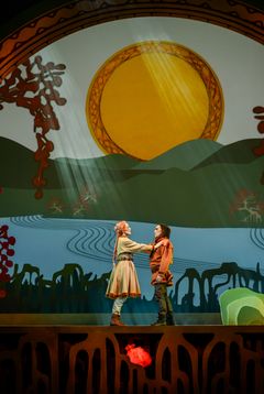 Operan Eatnama váibmu/Jordens hjärta på Kungliga Operans scen. Foto: Sören Vilks
