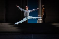 Svansjön, Kungliga Baletten 2025. Dmitry Zagrebin. Foto: Kungliga Operan/Håkan Larsson