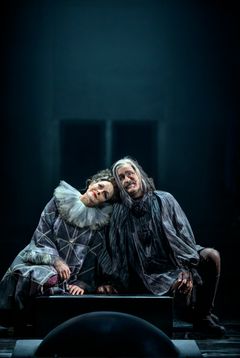 Figaro skiljer sig 2026. Elin Rombo och Jeremy Carpenter som Grevinnan och Greven. Foto: Kungliga Operan/ Sören Vilks