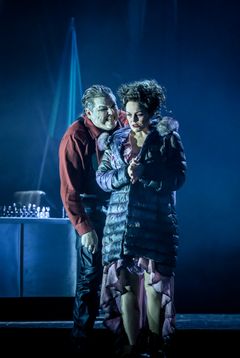 Figaro skiljer sig, 2026. Michael Schade som Majoren och Elin Rombo som Grevinnan. Foto: Kungliga Operan/Sören Vilks