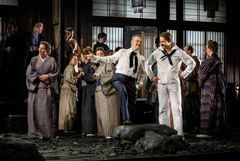 Madama Butterfly 2026. Dmytro Popov, Kungliga Operans kör. Foto: Kungliga Operan/Sören Vilks