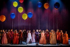 Kungliga Operans kör och hovsångare Karl-Magnus Fredriksson framför utdrag ur Mästersångarna i Nürnberg under Guldbröllopskonserten på Kungliga Operan. Foto: Kungliga Operan/Sören Vilks