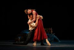 Le corsaire, Kungliga Baletten 2026. AdiLiJiang Abudureheman och Luiza Lopes. Foto: Kungliga Operan/Håkan Larsson