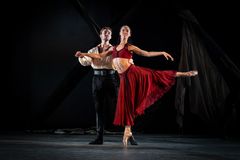 Chrystyn Mariah Fentroy, premiärdansare, med Gabriel Jahnke i Le Corsaire 2026. Foto: Kungliga Operan/Håkan Larsson