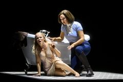 Melancholia, Kungliga Operan 2026. Kerstin Avemo och Ida Ränzlöv. Foto: Kungliga Operan/Sören Vilks