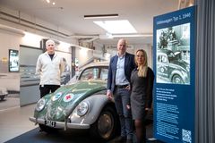 Teamet bakom Volkswagen Group Sveriges historiska utställning: Mulle Jäderlund, Marcus Thomasfolk och Susanne Karlsson.