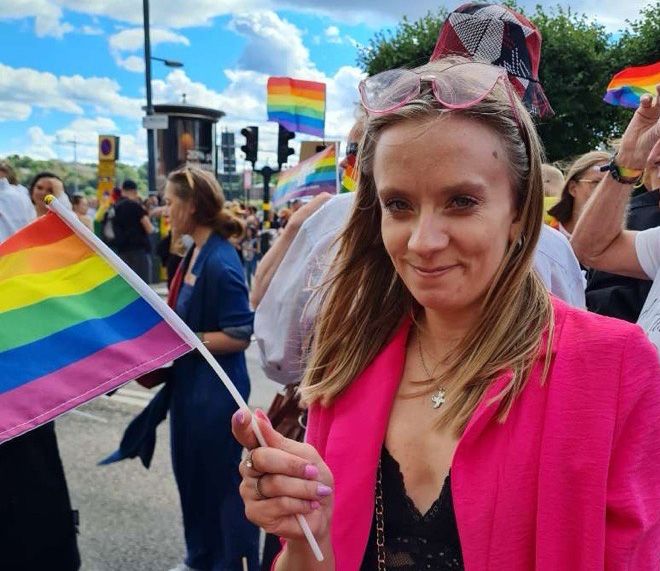 28-åriga Liza Roos i Linköping tycker att kyrkan är en trygg plats där man är accepterad som man är.